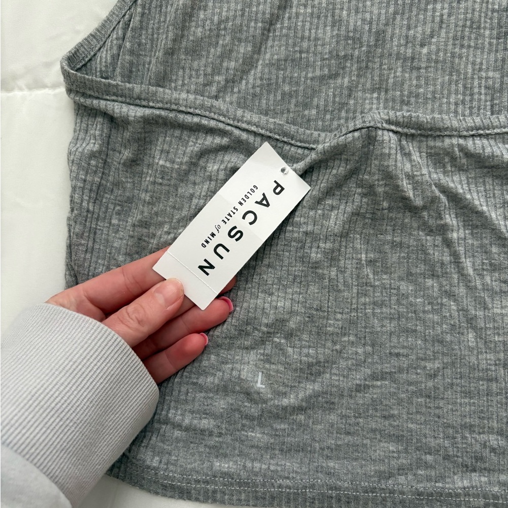 PacSun Women's Heather Gray Ribbed Halter Tank Top Size L - Picture 3 of 4